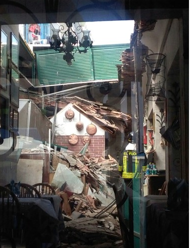 La Pizzeria “Da Tonino” di Alassio: rinascita, coraggio e il cane eroe Killian